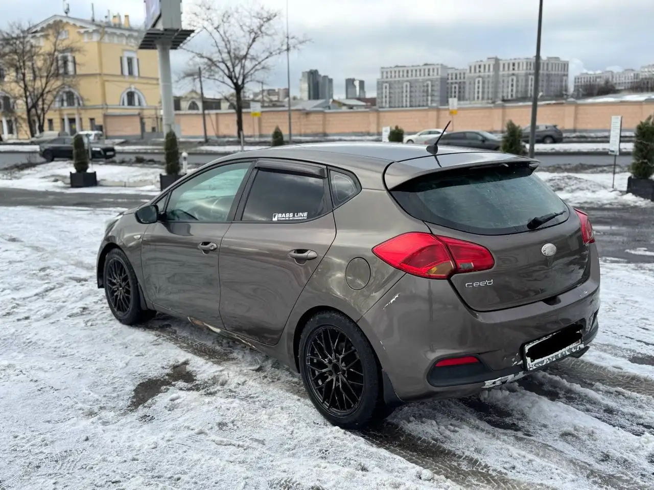 Продажа Kia Ceed 2014 года в Санкт-Петербурге - Авто в Санкт-Петербург