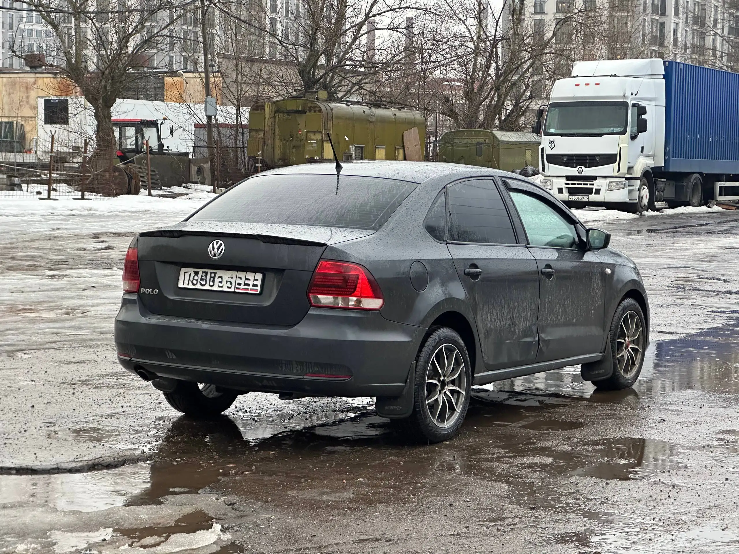 Volkswagen Polo 2016 1.6 МТ - Авто в Санкт-Петербург