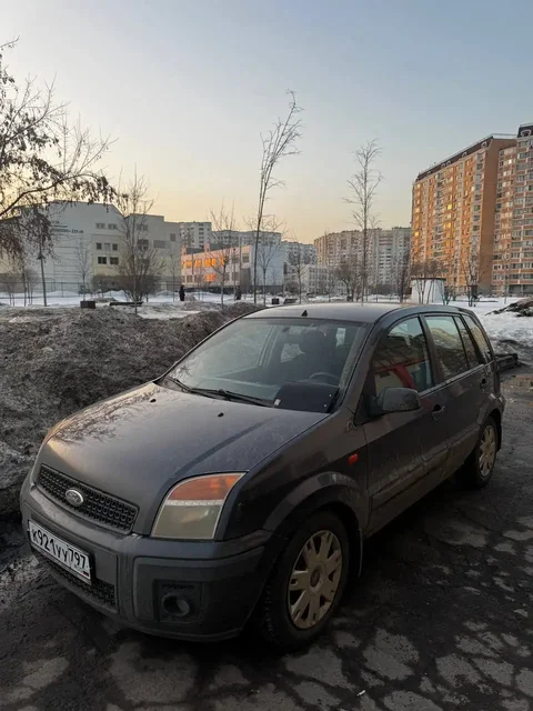 Ford Fiesta 2007 года, 1.4 механика - Авто в Санкт-Петербург