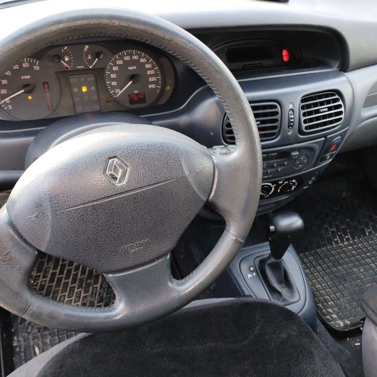 Renault Megane I рестайлинг 2001 год 1.6 автомат - Легковые автомобили (Авто) в Волхов