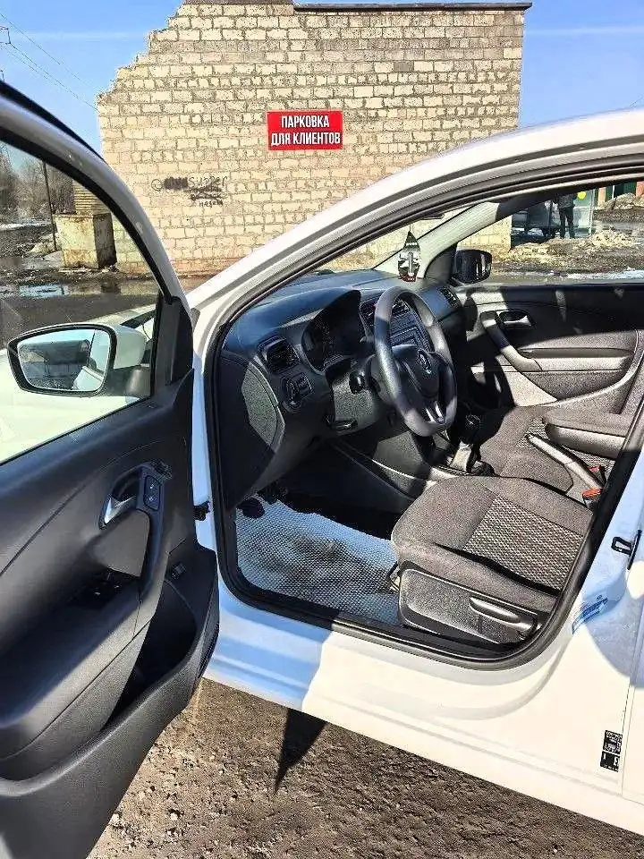 Volkswagen Polo 1.6 MT 2018 года - Легковые автомобили (Авто) в Самара