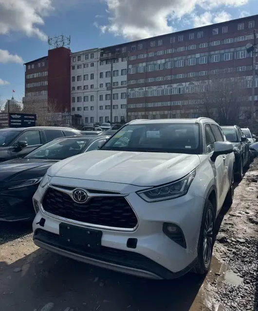 Toyota Highlander 2.0 AT 4WD 2026 - Универсал в Казань