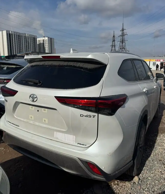 Toyota Highlander 2.0 AT 4WD 2026 - Авто в Казань
