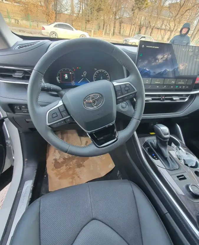 Toyota Highlander 2.0 AT 4WD 2026 - Авто в Казань