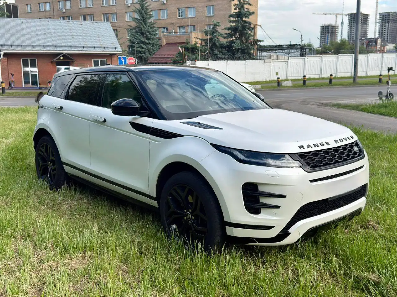 Land Rover Range Rover Evoque 2020 - Внедорожники (Авто) в Москва