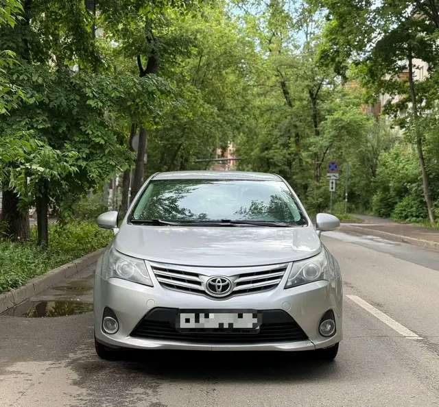 Toyota Avensis 2012 - Лодки в Москва