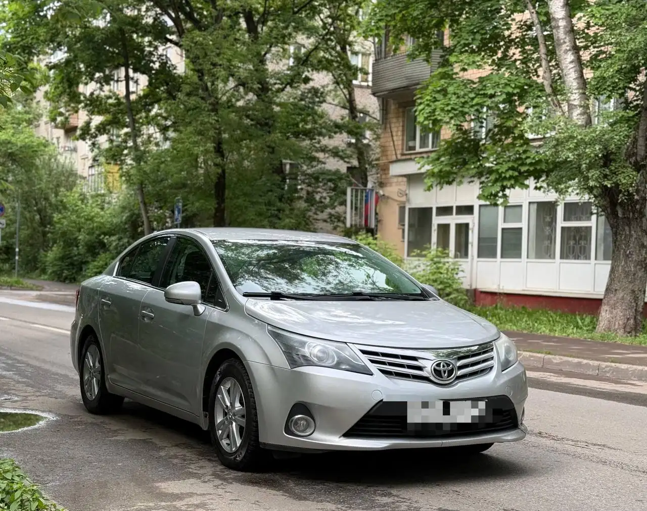 Toyota Avensis 2012 - Авто в Москва