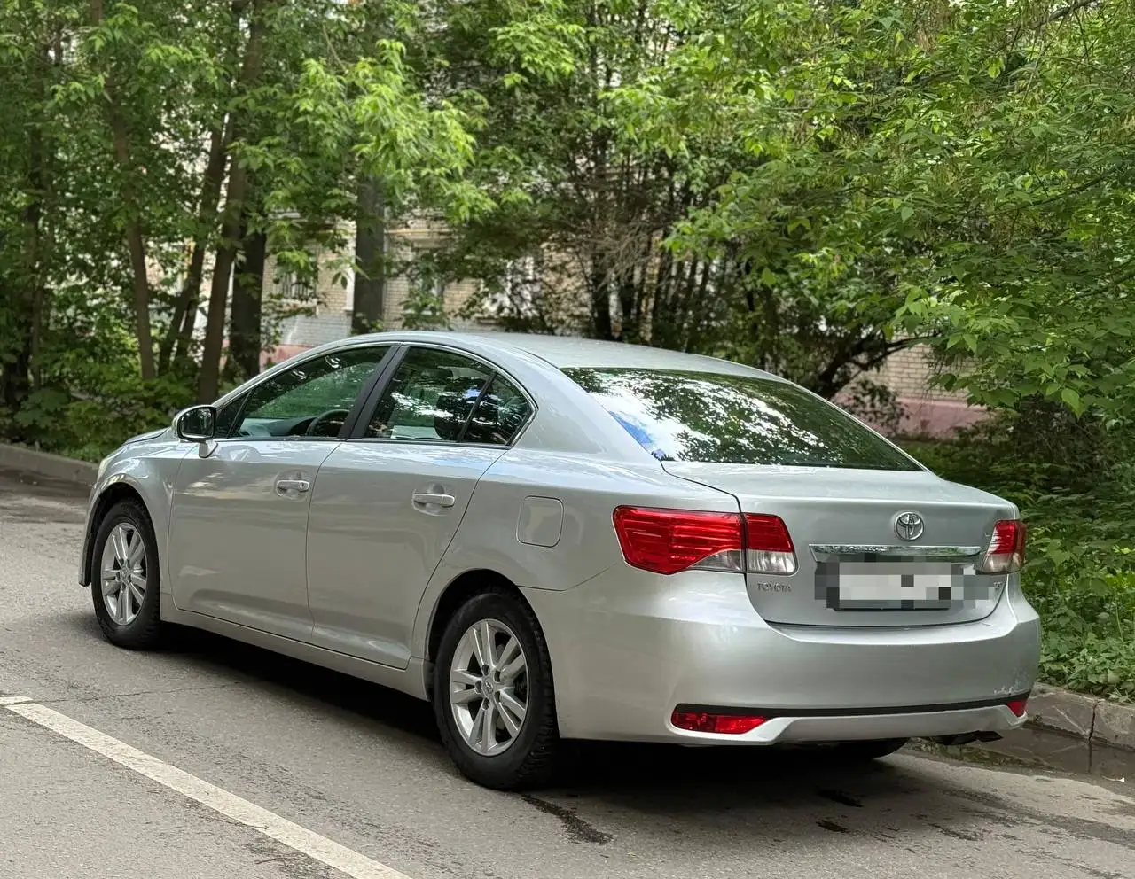 Toyota Avensis 2012 - Авто в Москва