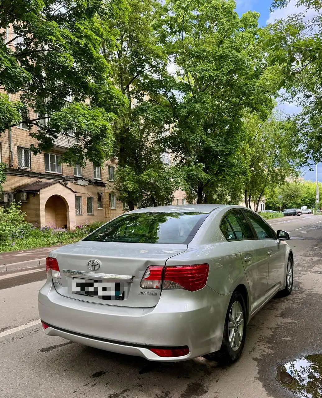 Toyota Avensis 2012 - Авто в Москва