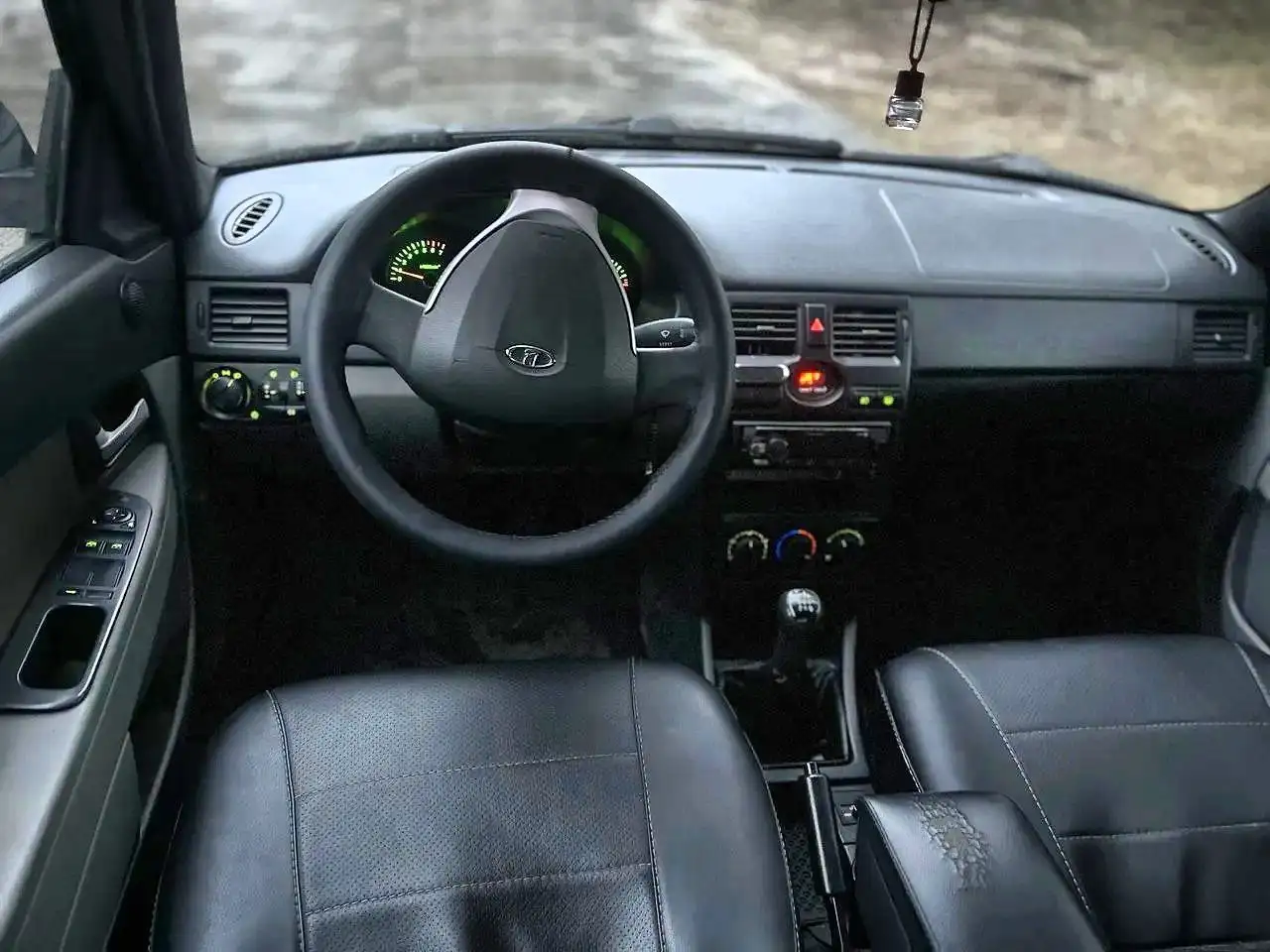 Продаётся ВАЗ (LADA) Priora 1.6 МТ - Легковые автомобили (Авто) в Санкт-Петербург