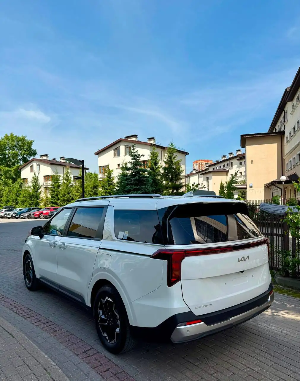 Kia Carnival 2024 - Минивэны (Авто) в Москва