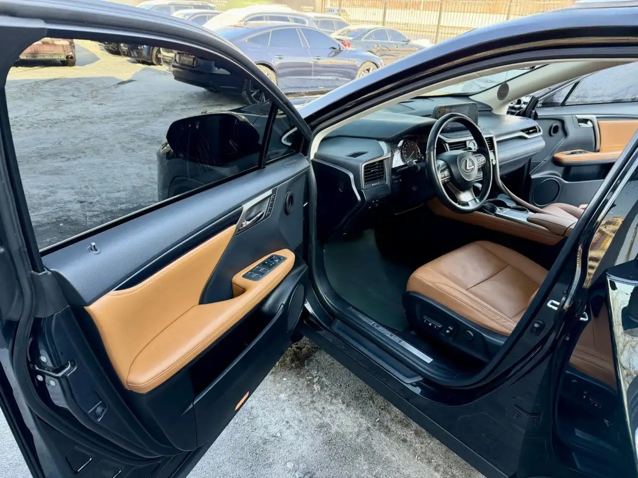 Продажа Lexus RX 300 AWD 2021 года - Легковые автомобили (Авто) в Владивосток