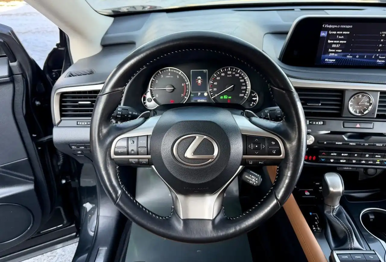 Продажа Lexus RX 300 AWD 2021 года - Легковые автомобили (Авто) в Владивосток