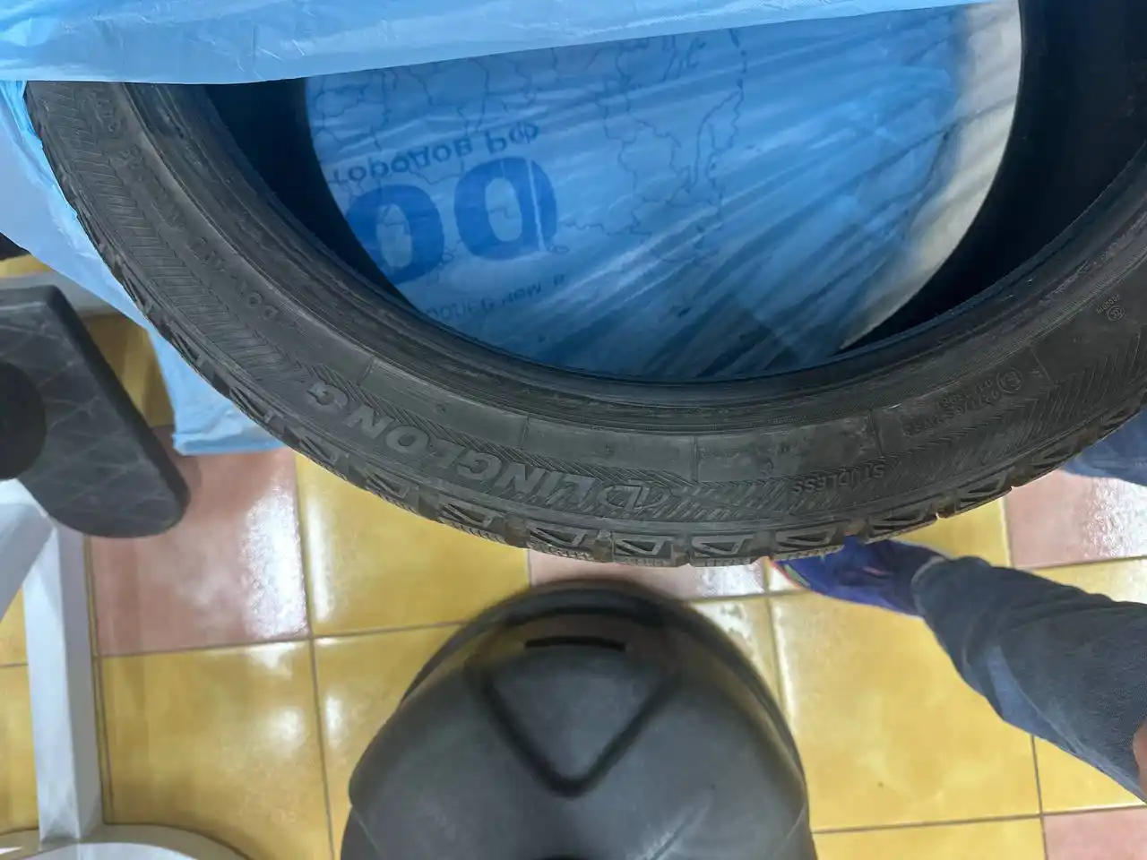 Продажа зимних шин LingLong Green-Max 265/40 R22