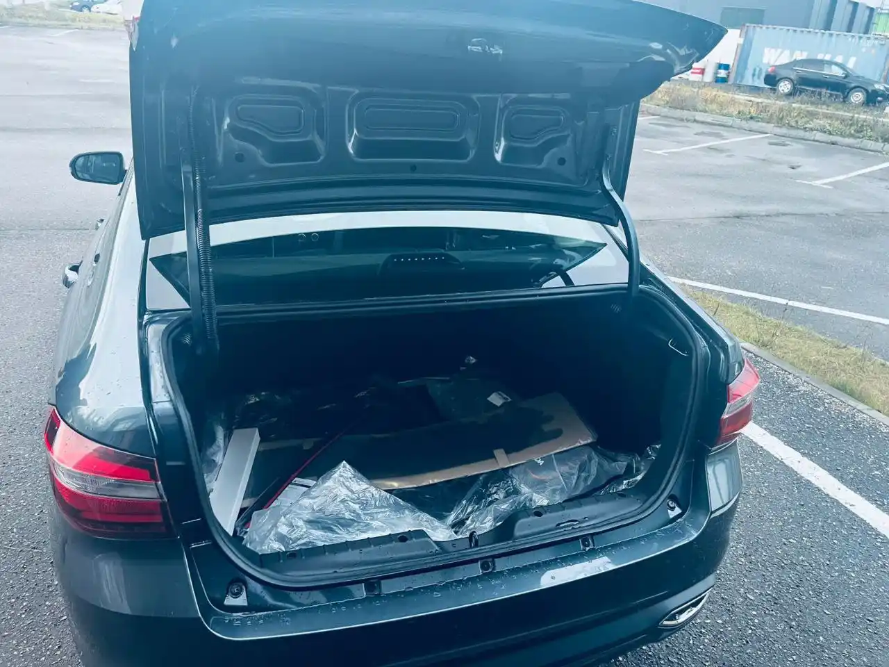 Новая Веста седан 1.6 механика Лайф