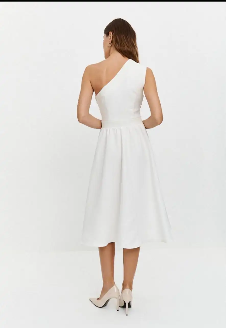 Продам платье с биркой