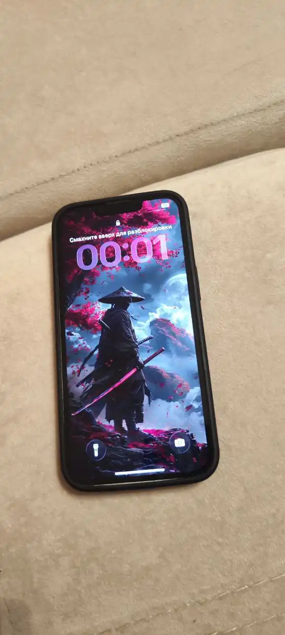 Продам iPhone 13 128 gb с аккумулятором 86%