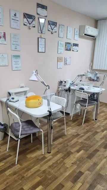 Оборудованное место для маникюра и педикюра - Услуги в Волгоград