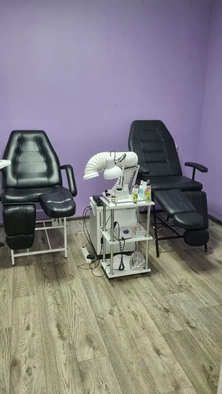 Оборудованное место для маникюра и педикюра