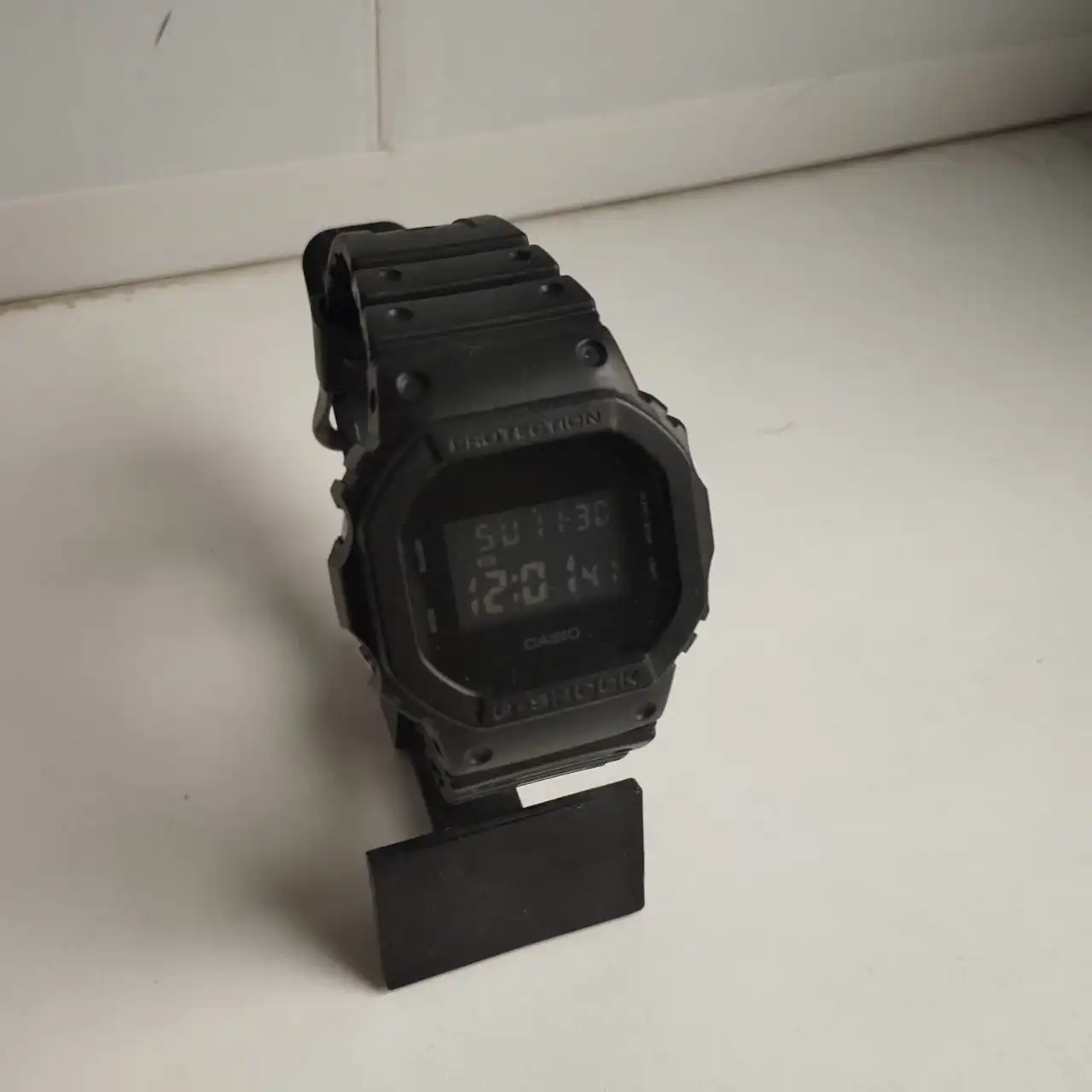 Продам часы Casio G-shock 5600UBB-1E