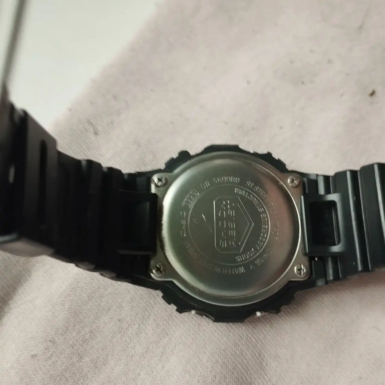 Продам часы Casio G-shock 5600UBB-1E