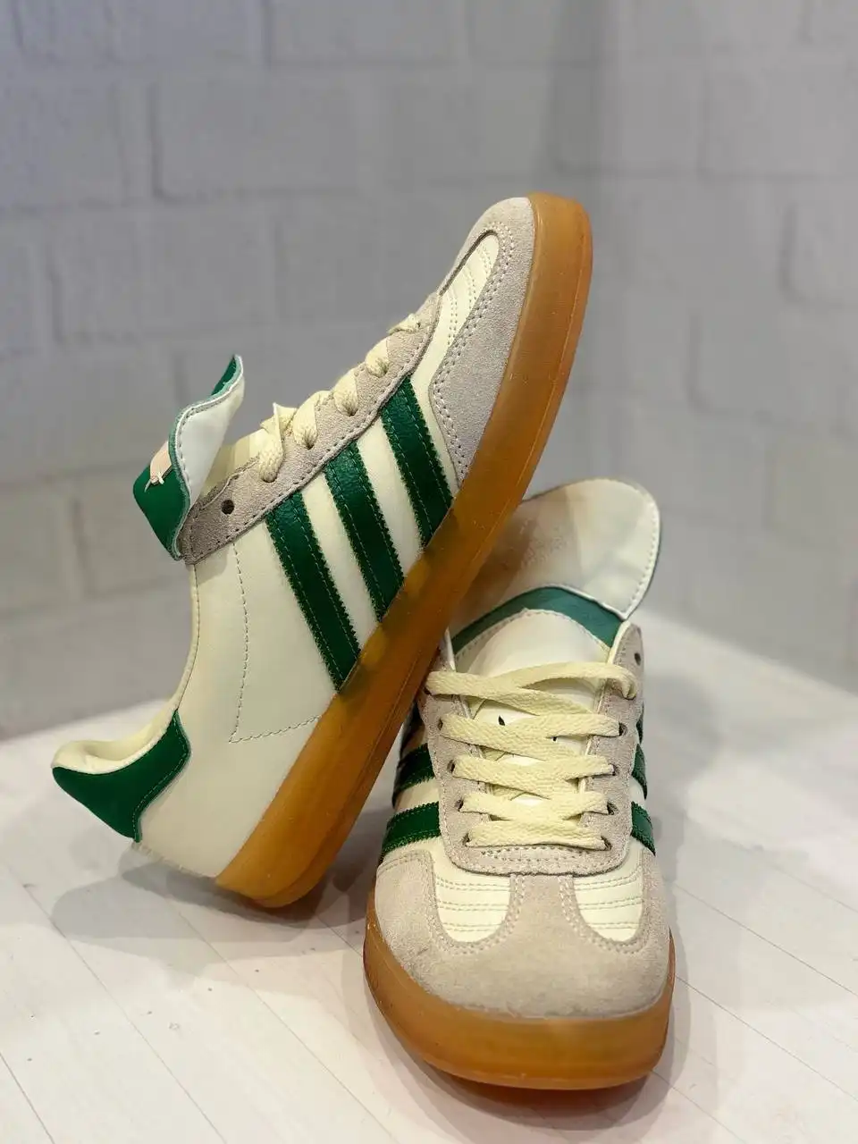 Продажа кроссовок в Волгограде