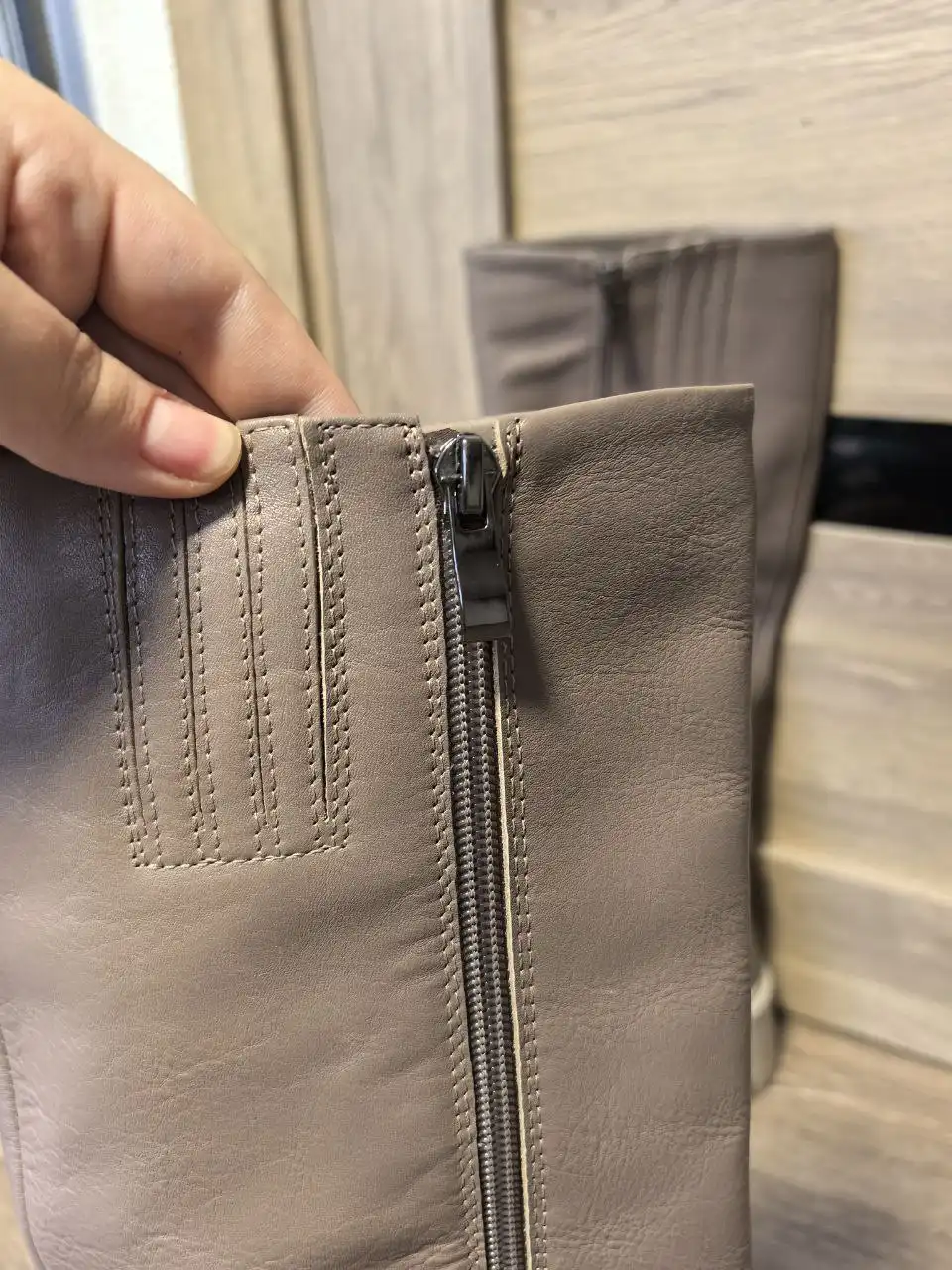 Продам кожаные демисезонные сапоги Matteo Malichelli