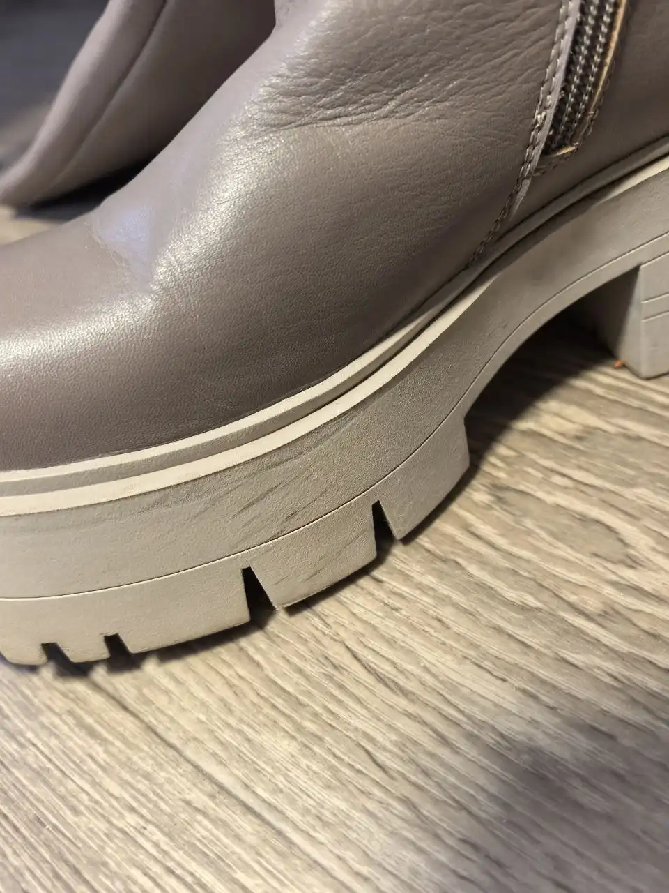 Продам кожаные демисезонные сапоги Matteo Malichelli