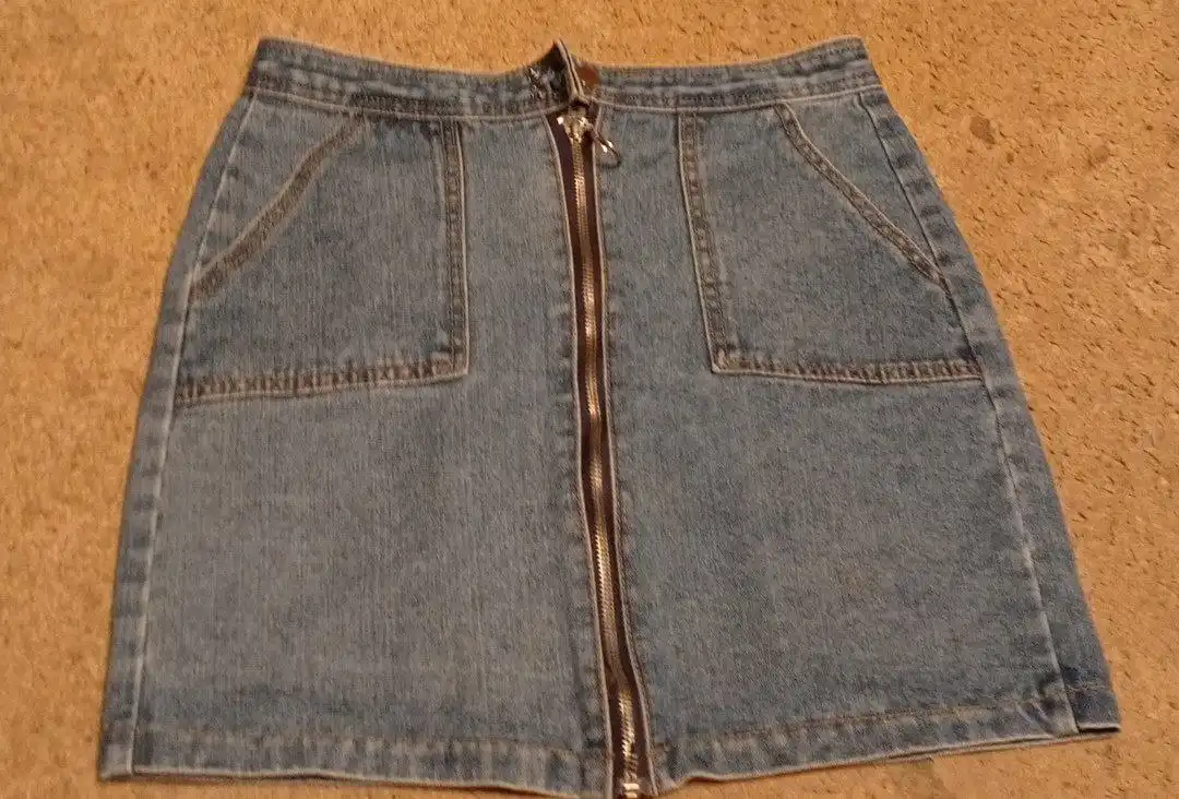 Джинсовая юбка в наличии