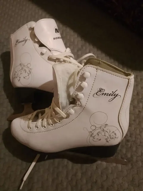 Продажа коньков - частное объявление в Волгоград