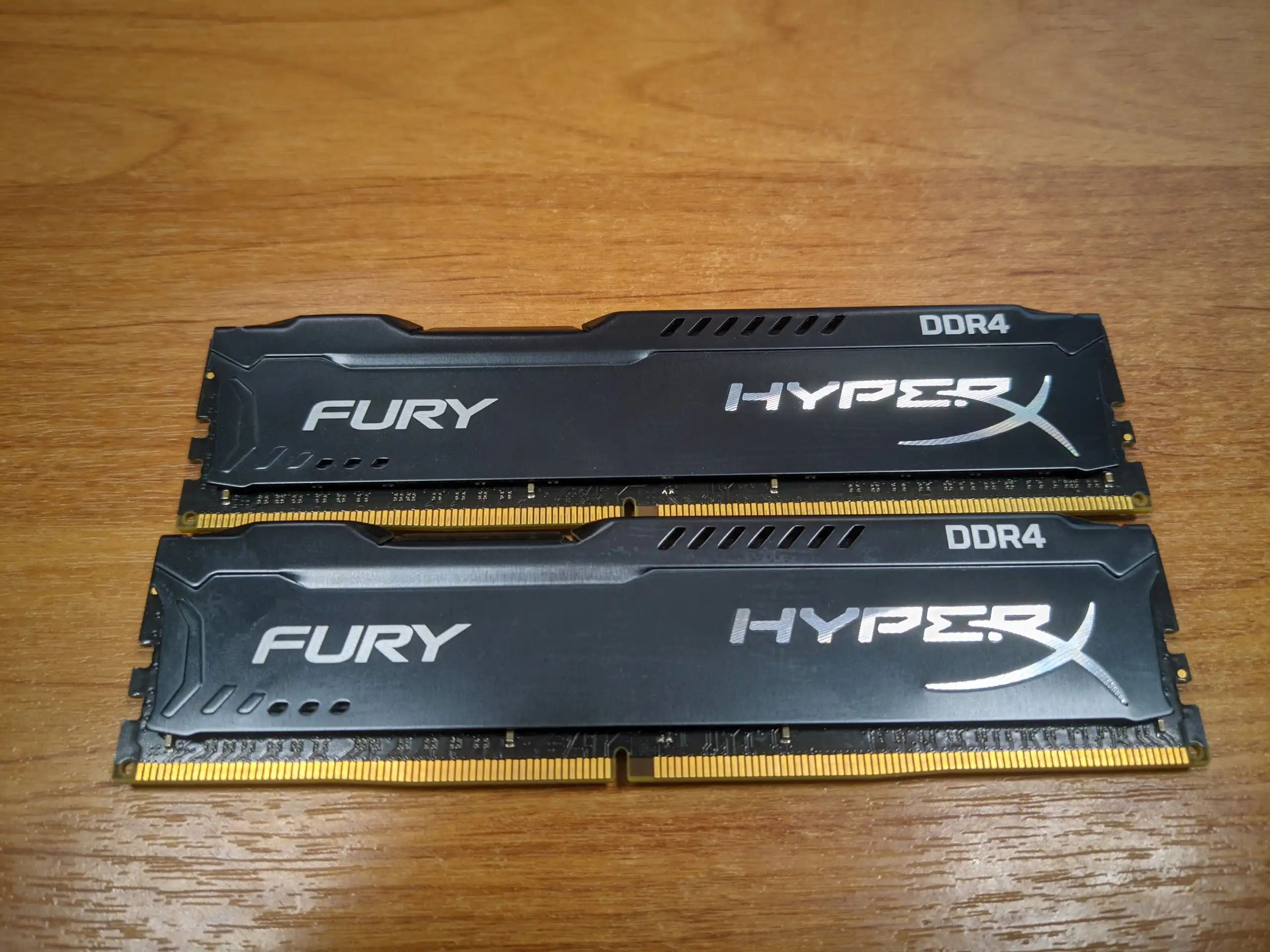 Продам Kingston DDR4 16 ГБ (2×8 ГБ) 2666 МГц - Компьютерные комплектующие (Электроника) в Волжский