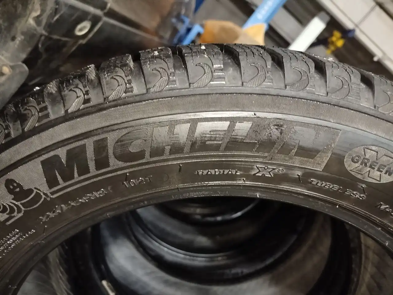 Комплект шин R18 Michelin - Шины и диски (Авто) в Волгоград