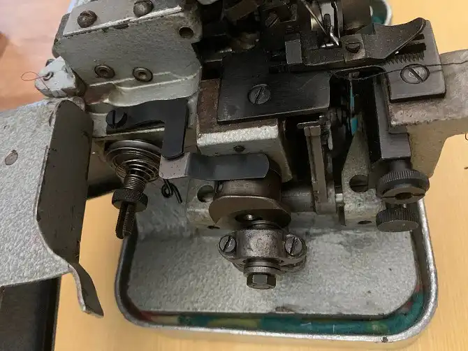 Продажа оверлока 51кл ПМЗ - Швейное оборудование (Барахолка) в Дубовка