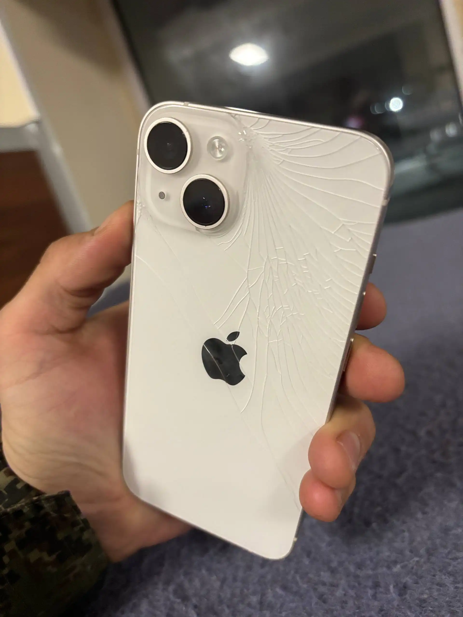 iPhone 14 128GB белый с разбитой задней крышкой - Смартфоны (Электроника) в Волгоград