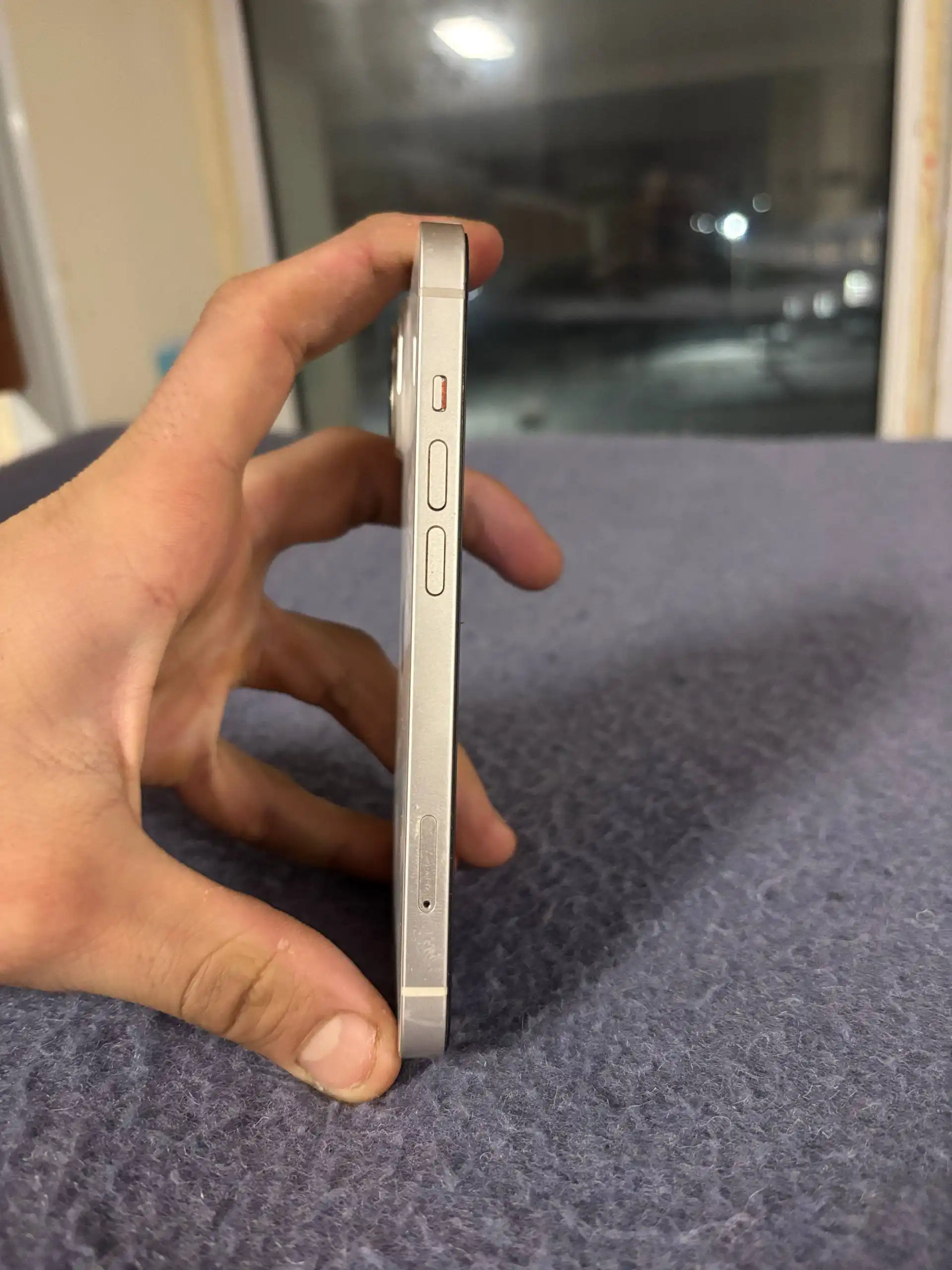 iPhone 14 128GB белый с разбитой задней крышкой - Смартфоны (Электроника) в Волгоград