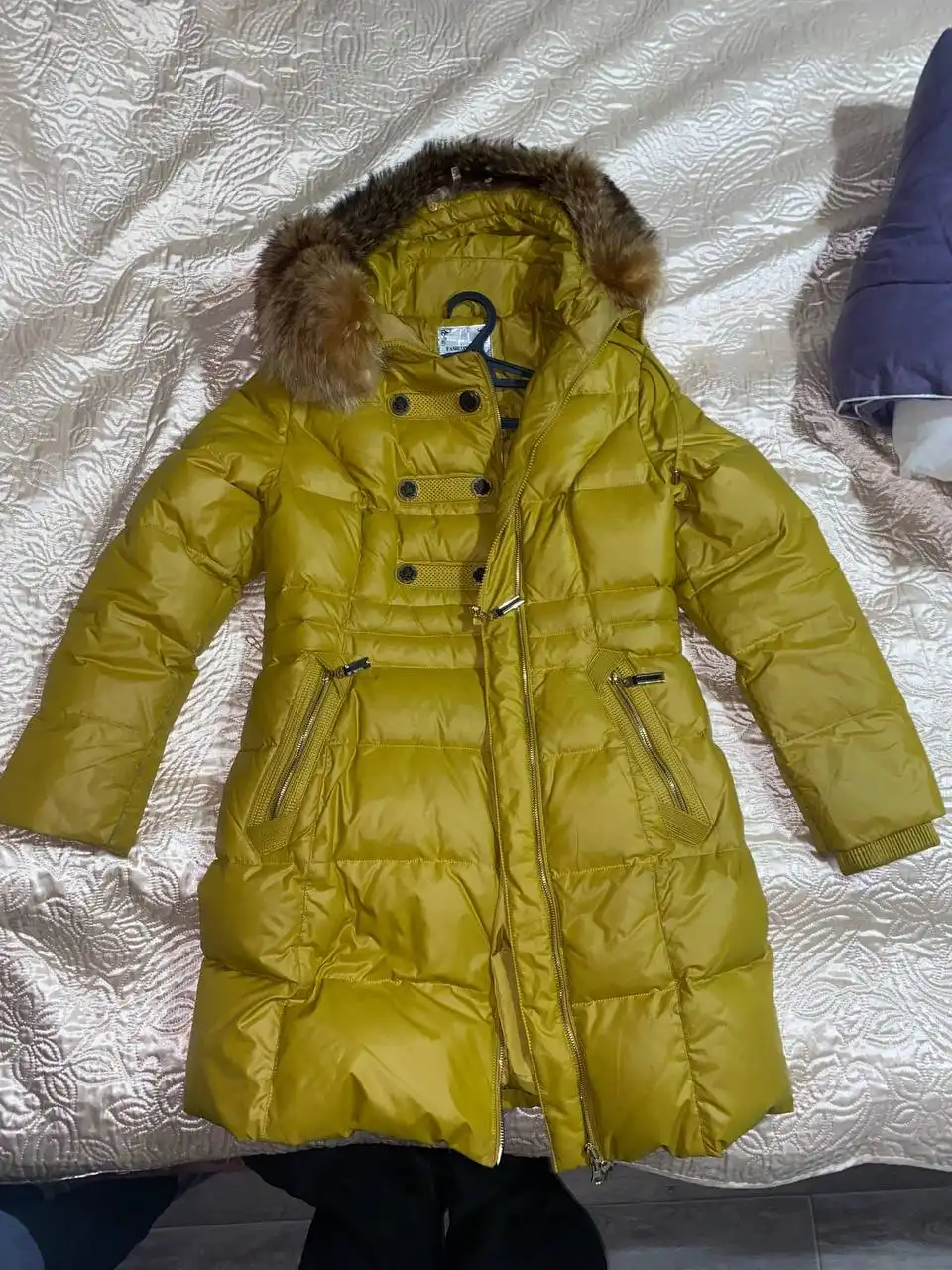 Женская куртка с капюшоном из лисьей шкуры - Верхняя одежда (Одежда) в Волгоград