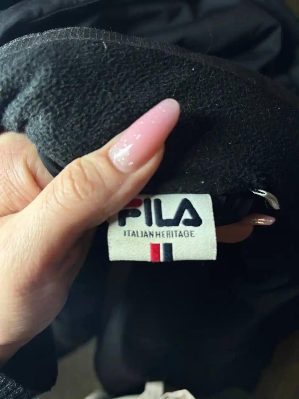 Продам тёплую зимнюю куртку - Верхняя одежда (Одежда) в Волгоград