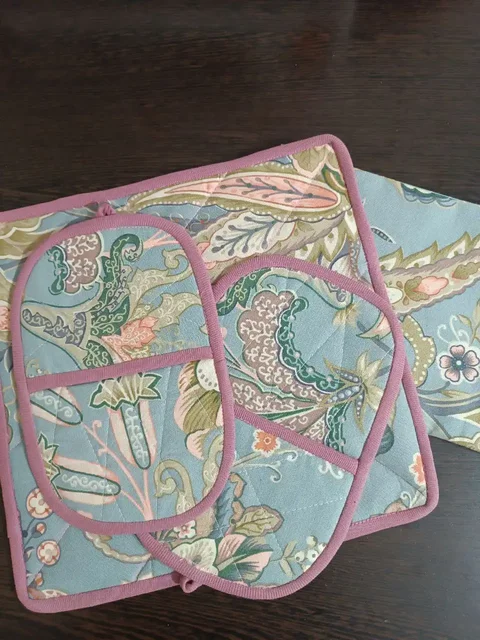 Футболки, спортивные костюмы, пижамы, фартуки, постельное - Ремни и пояса в Волгоград