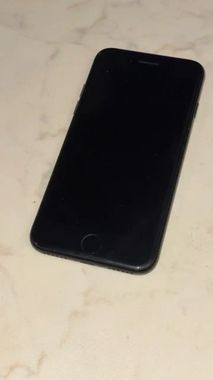 Продажа iPhone 7 32GB черный оникс - Смартфоны (Электроника) в Волгоград