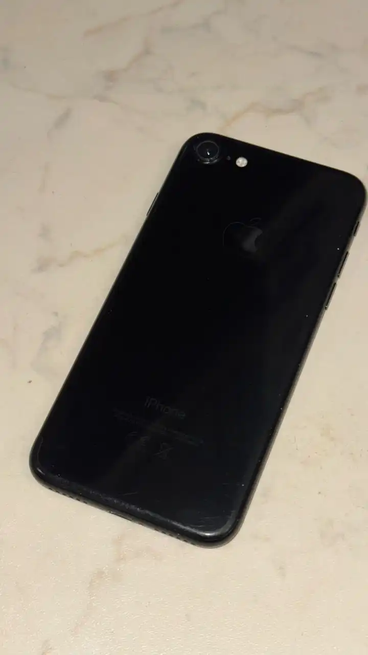 Продажа iPhone 7 32GB черный оникс - Смартфоны (Электроника) в Волгоград