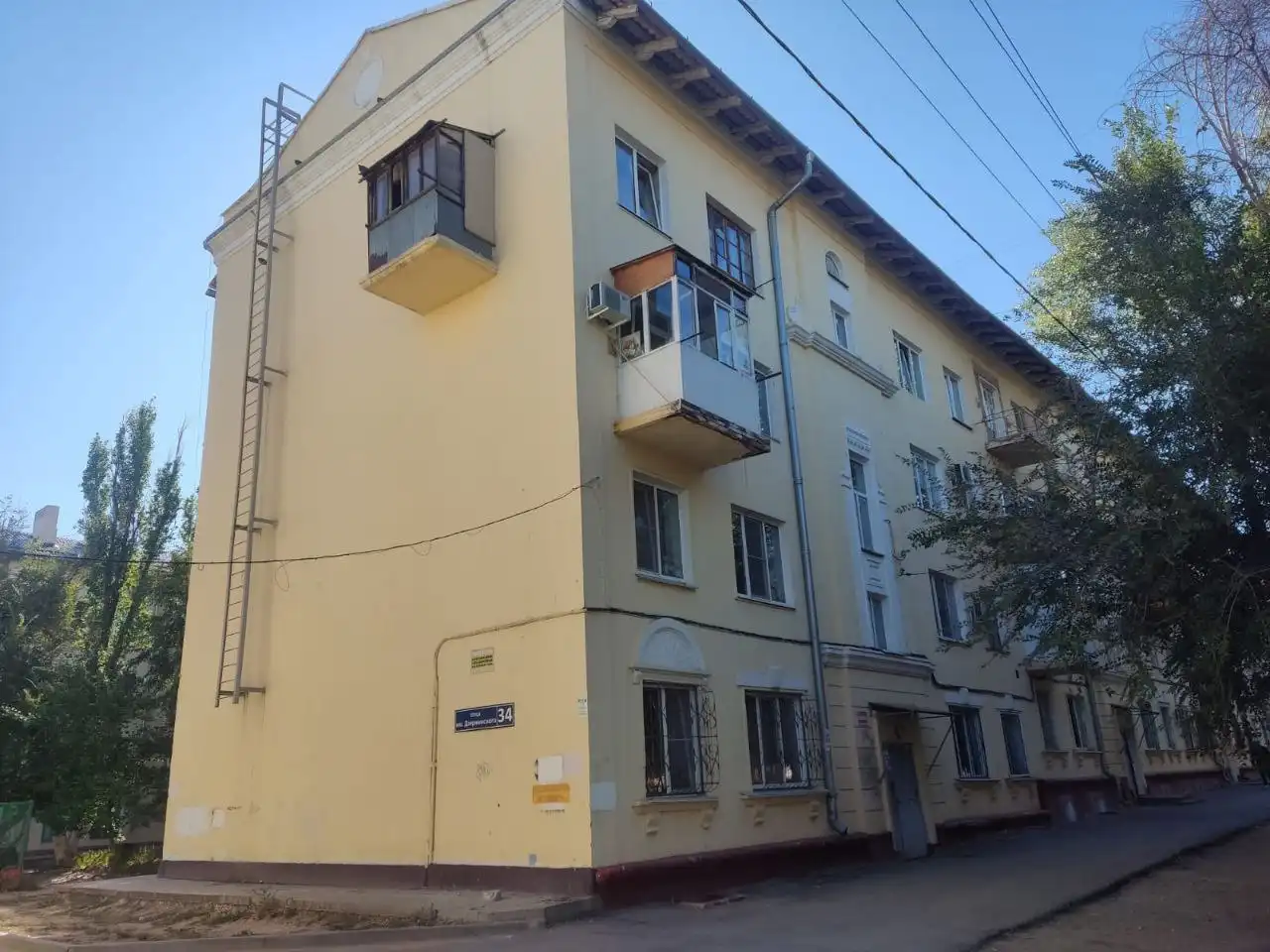 Сдам комнату в коммунальной квартире - Аренда жилья (Недвижимость) в Волгоград