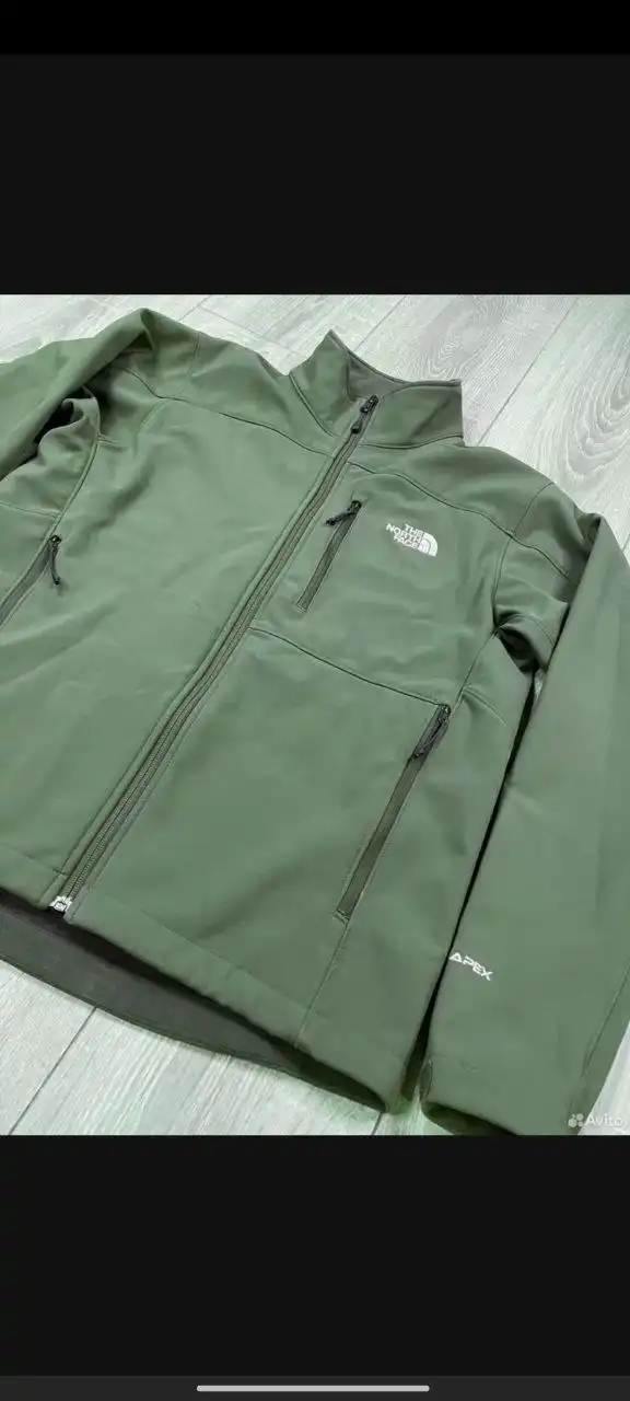 Ветровка оригинал размер M - Верхняя одежда (Одежда) в Волгоград