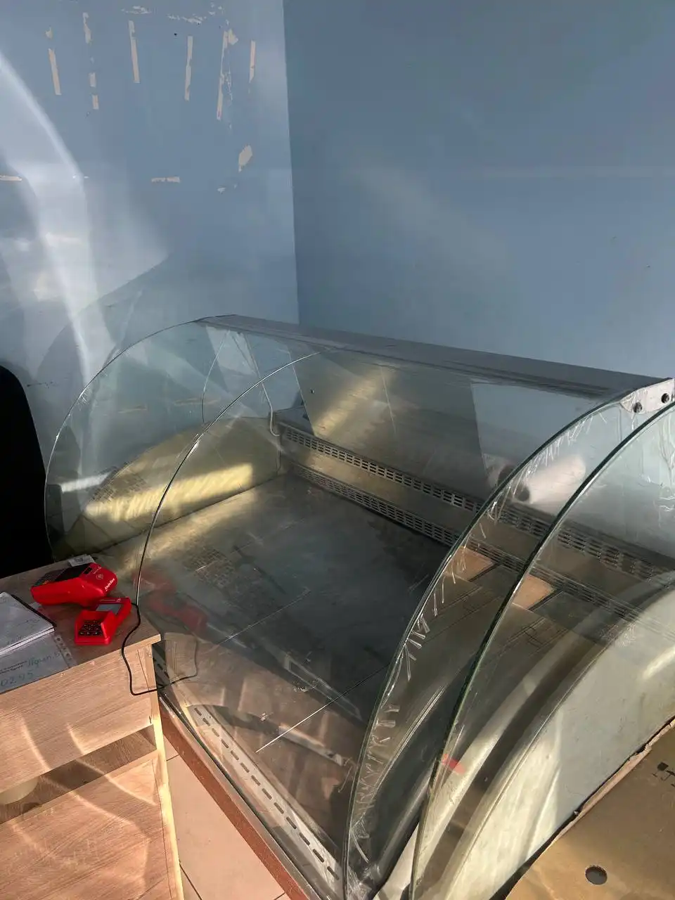 Продам 3 ветрины в отличном состоянии - Барахолка в Волгоград