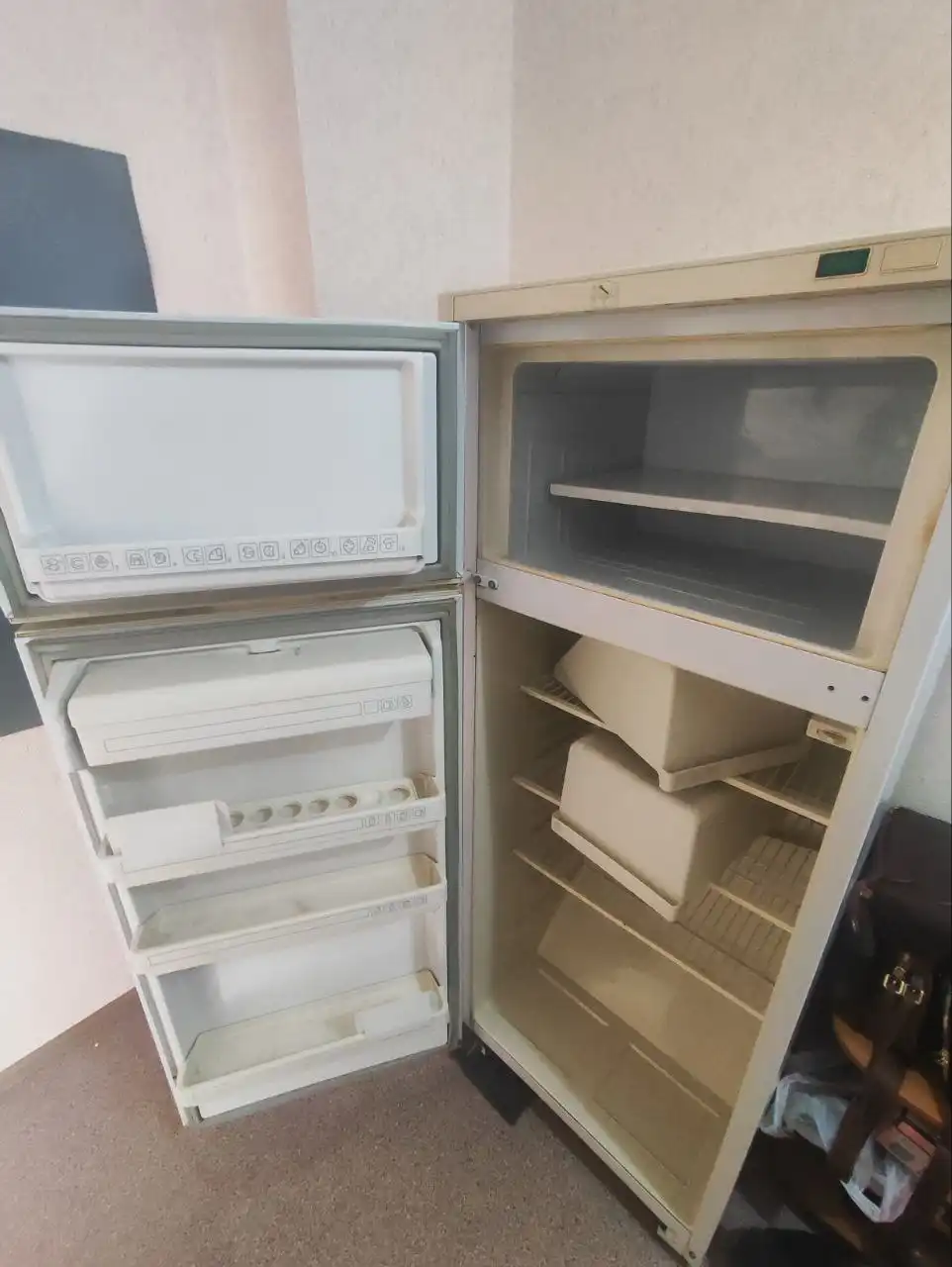 Б/у холодильник в Волгограде - Холодильники (Для дома и дачи) в Волгоград