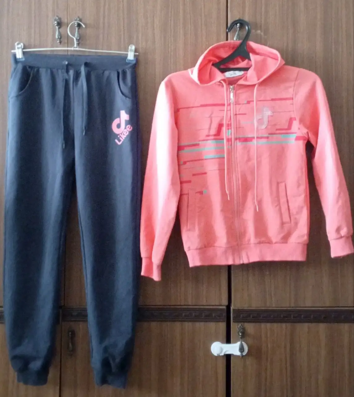 Новый розовый костюм на худую девушку или подростка - Женская одежда (Одежда) в Волгоград