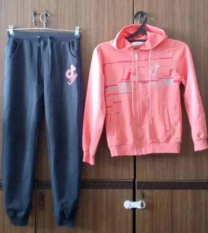 Новый розовый костюм на худую девушку или подростка - Одежда в Волгоград