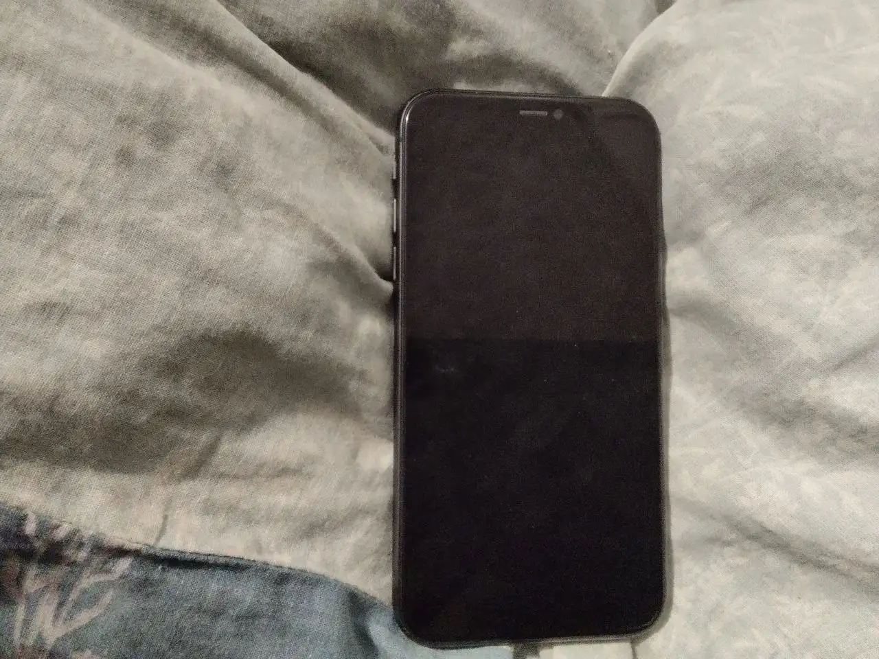 Продажа неисправного iPhone на запчасти - Смартфоны (Электроника) в Волгоград