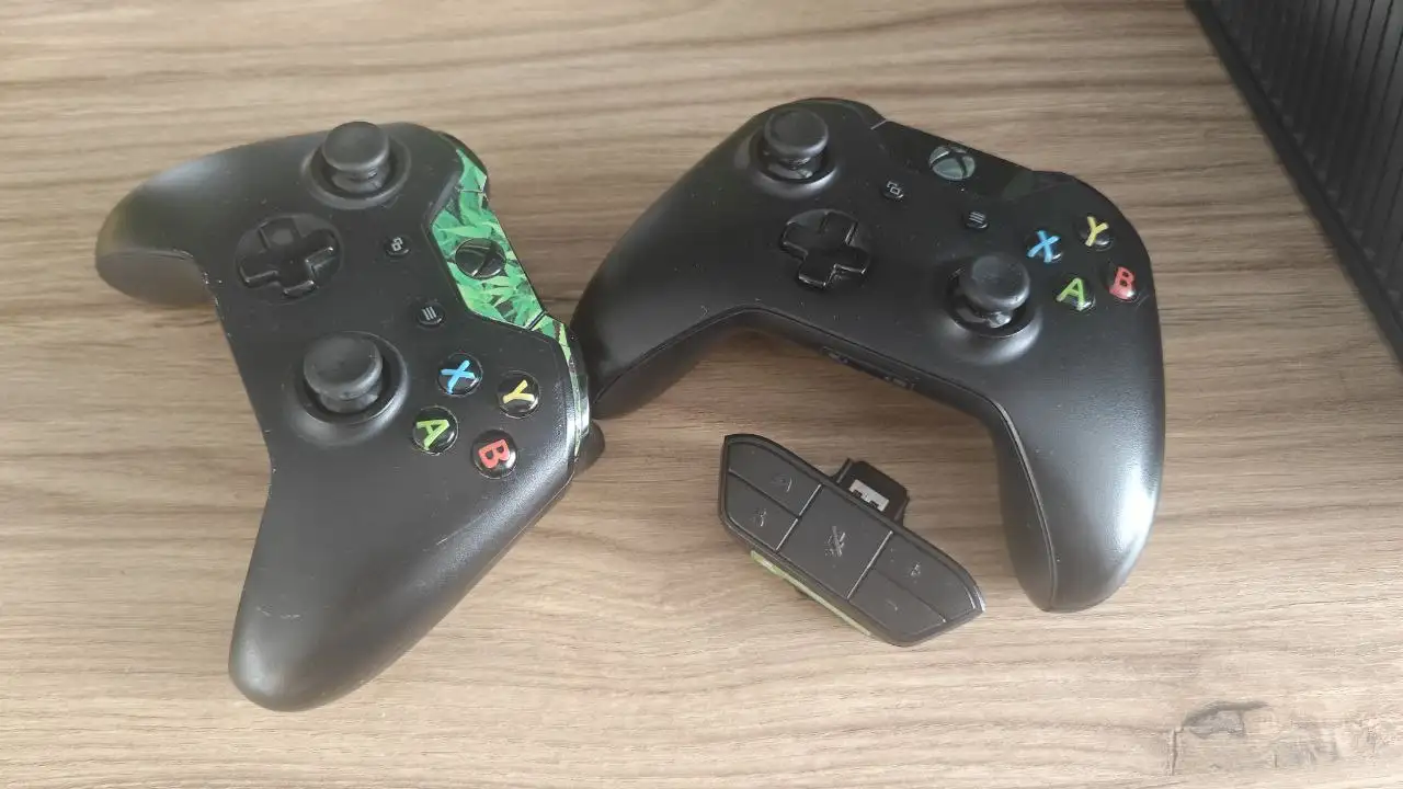Xbox One 500 Гб с 2 геймпадами и играми - Игровые приставки (Электроника) в Волгоград