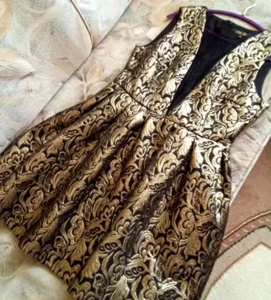 Эффектное платье размер 46-48 - Платья (Одежда) в Волгоград