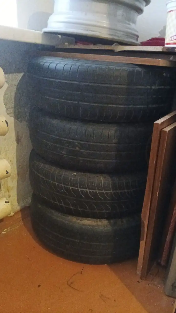 Продам 5 колес 13 дюймов с резиной - Колеса и диски (Запчасти) в Волгоград